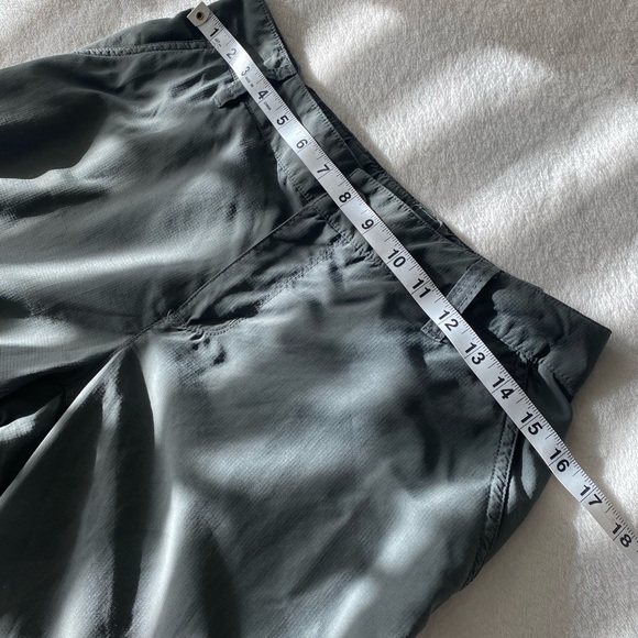 Columbia women’s Omni shade dry fit cargo pants - Picture 14 of 15